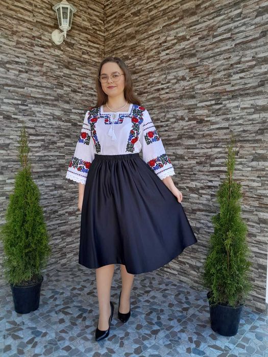 Fustă în stil cloș din tafta cu elastic în talie