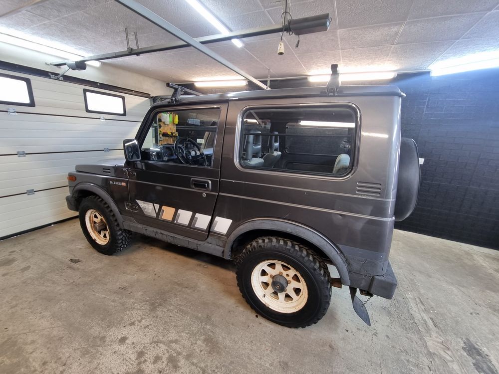 Suzuki samurai sj413