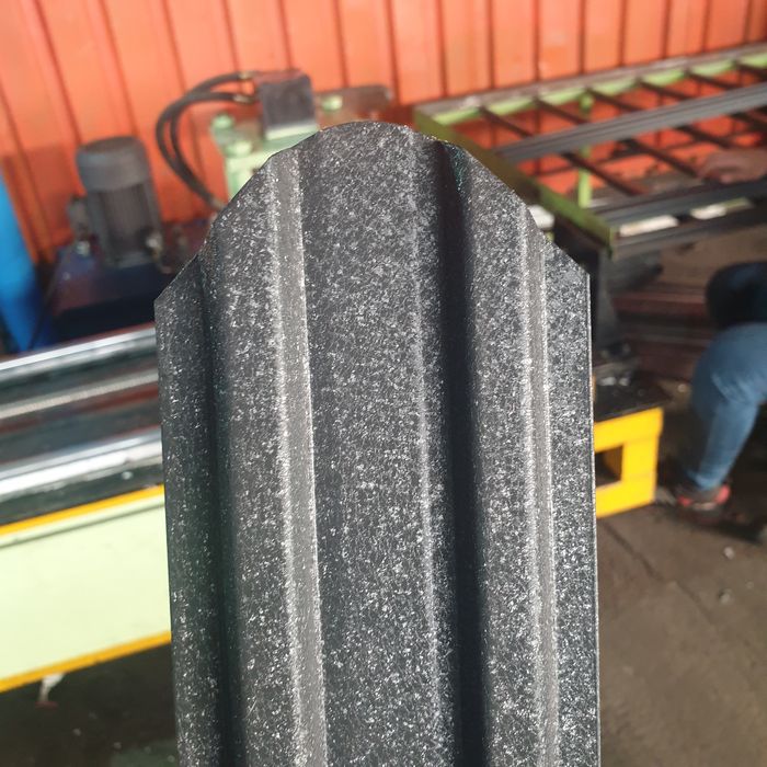 vând șipcă metalică maro pe ambele părți vișiniu 0,5 grosime livrare l
