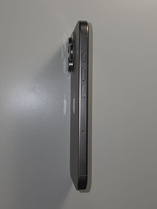 Apple iphone 16 pro
I