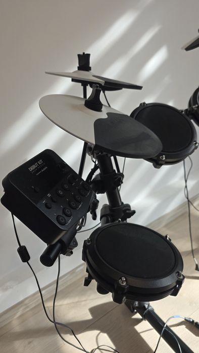 Tobe Electronice Alesis Debut Kit