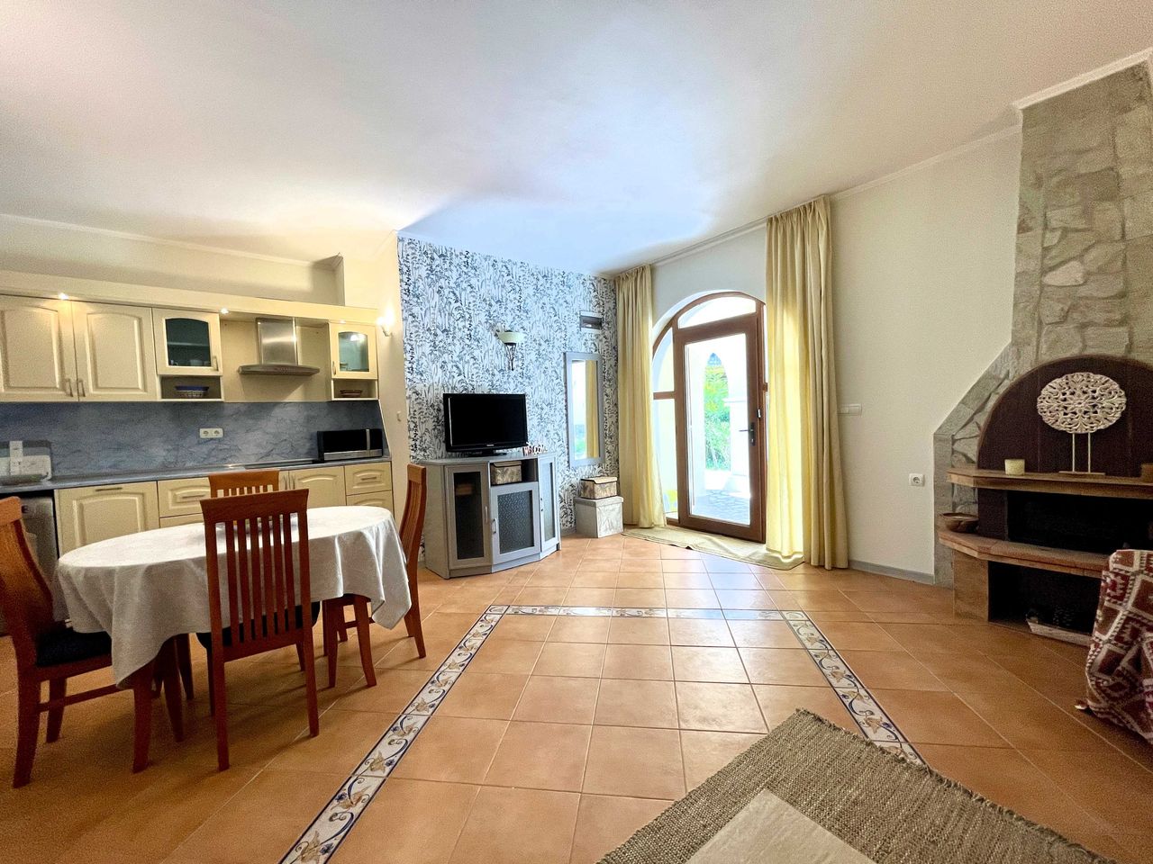 Продава се Двустаен апартамент в к.к. Елените - 72 кв.м за 1598 €/кв.м - Снимка #4