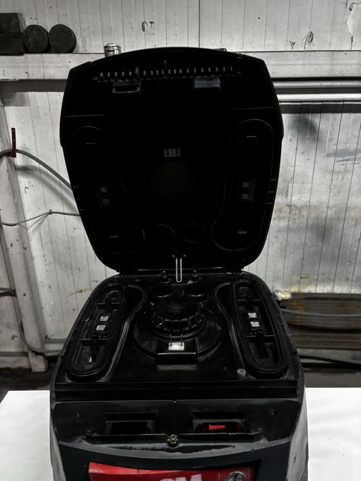 Aspirator 3M cu scuturare automata si 2 filtre interne,stare buna