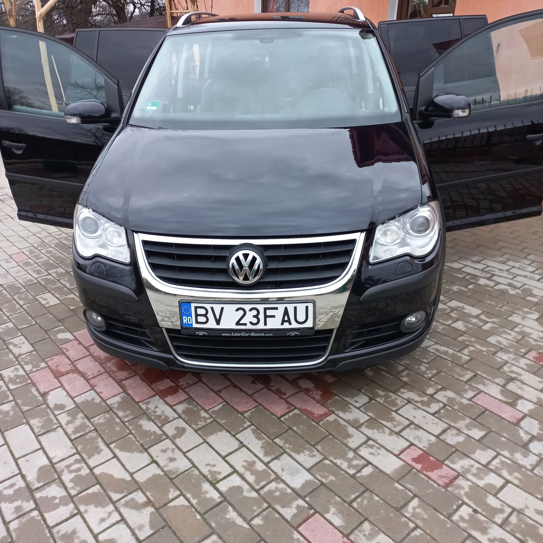 Vând Touran Cross 2009 Model Exclusiv 2.0 170 de cai
