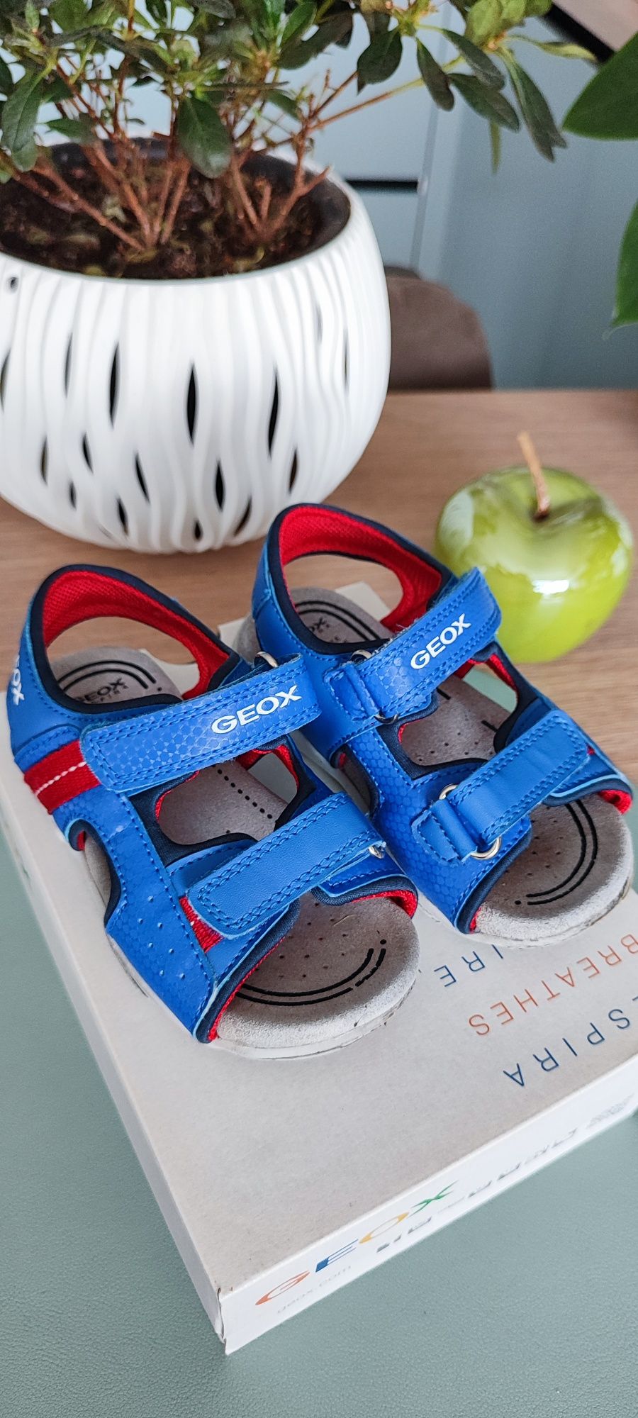 Детски сандалки Geox
