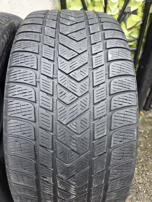 Vând patru anvelope de iarna pirelli 315 35 22/ 275 40 22 dot 4923