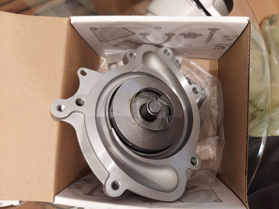 Водяная помпа на m642 дизельный мотор, W164,X164,X166,GL350 Mercedes