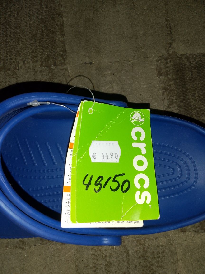 Pereche de papuci Crocs albastri marime 49/50