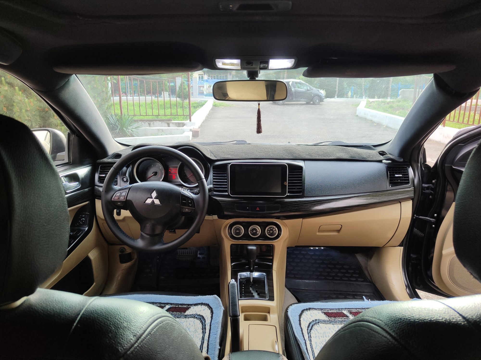 Mitsubishi lancer 10