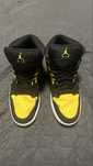 Jordan 1 Mid New Love