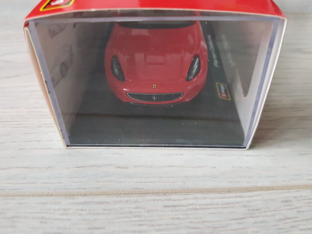 Jucarie Ferrari California 1:32 Produs Oficial Bburago Sigilat.