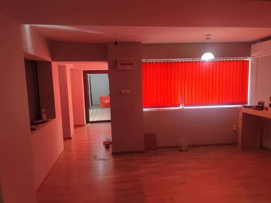 Червени качествени щори