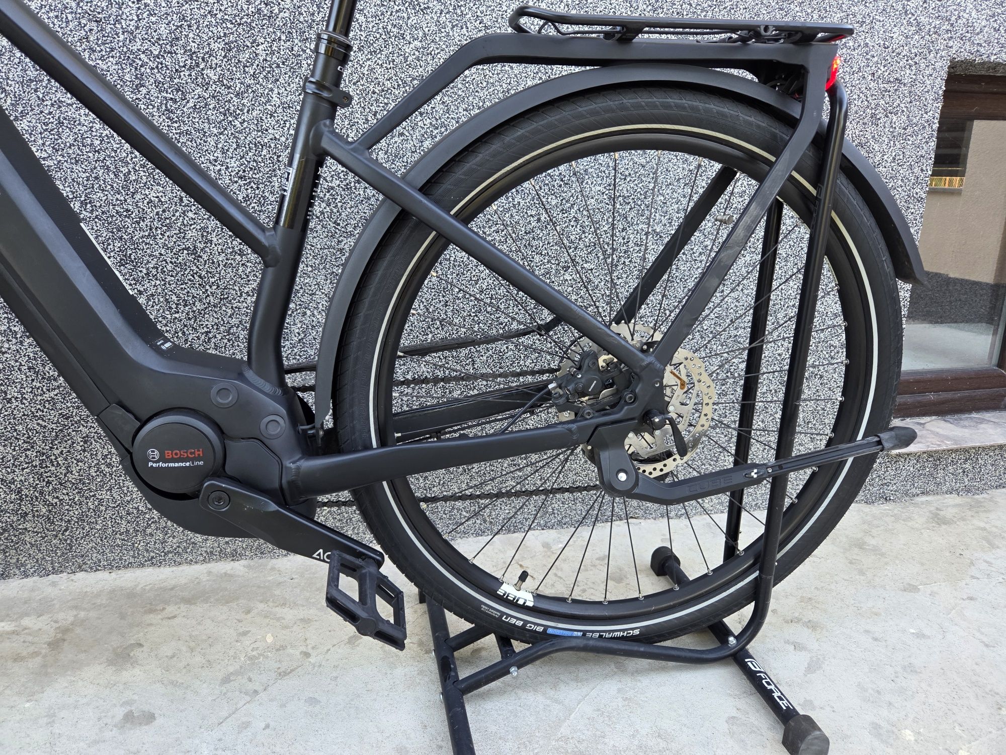 Електрически велосипед Cube Touring 28" с Bosch мотор ПЕРФЕКТЕН!