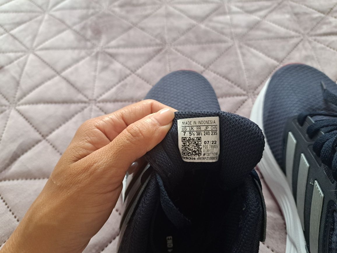 Маратонки Adidas