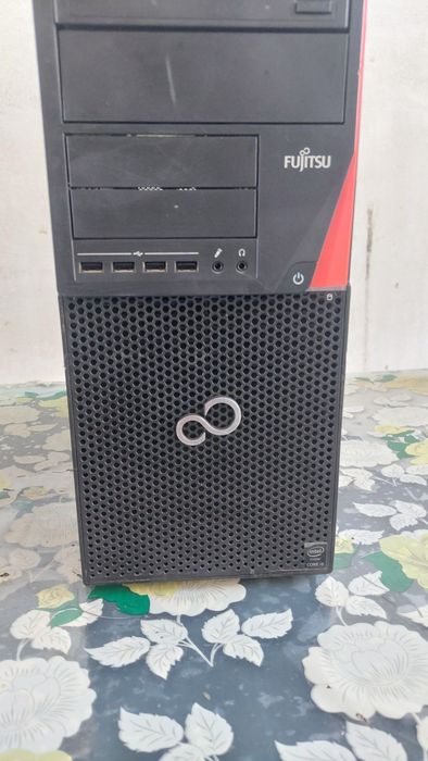 Unitate PC Fujitsu Siemens Esprimo i5