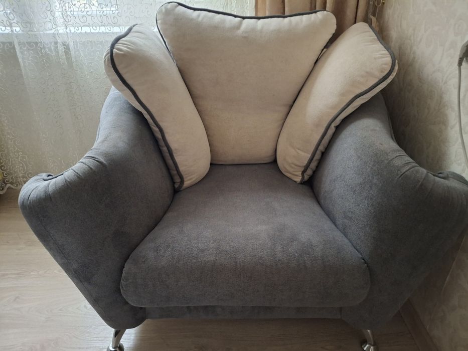 Продам диван и кресло