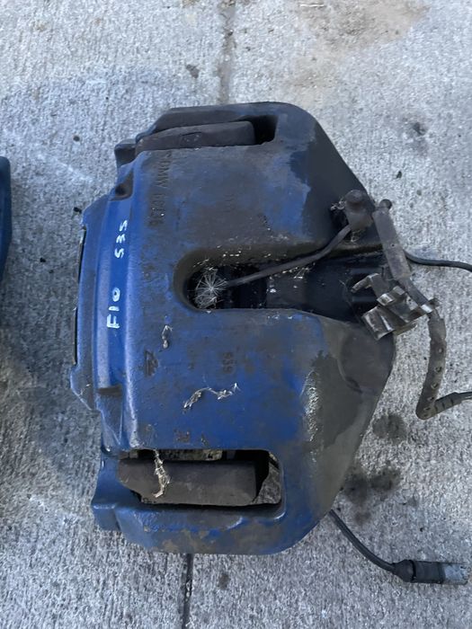 Etrier frana fata stanga / dreapta BMW f10 535 550 xd seria 5