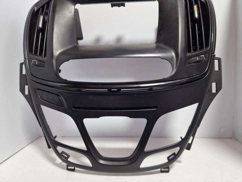 Consola centrala rama bord ecran Opel Insignia facelift