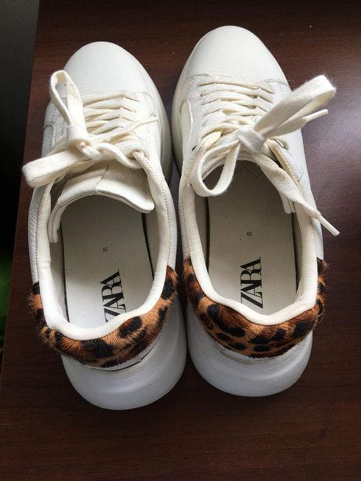 Vând adidași Zara nr.39