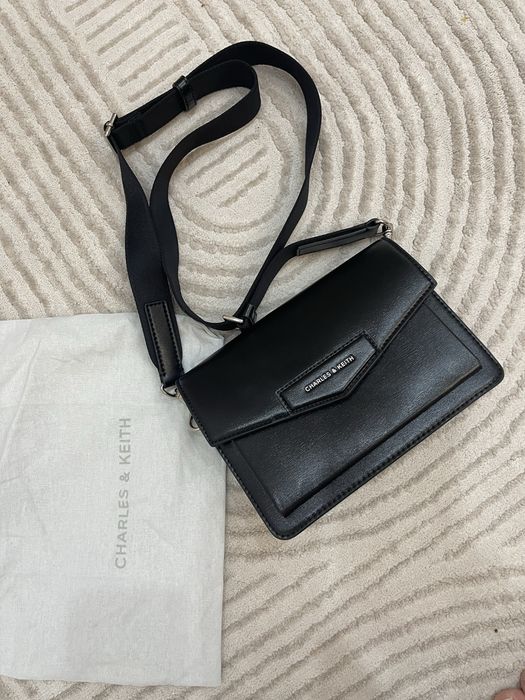 Оригинал сумка charles and keith