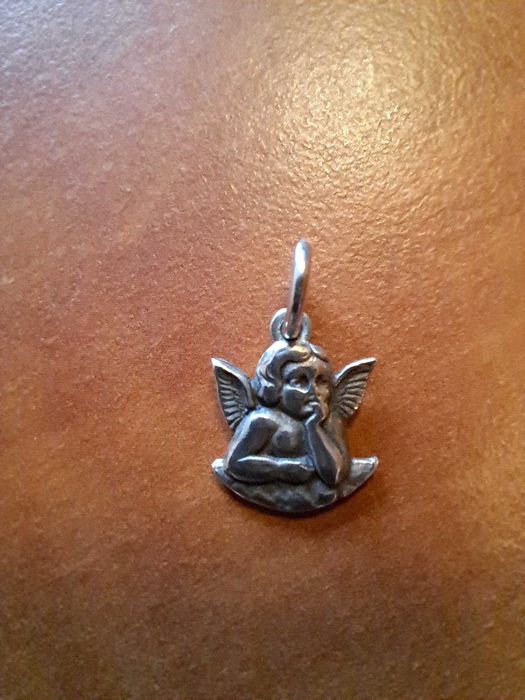 Сребърна висулка ангелче