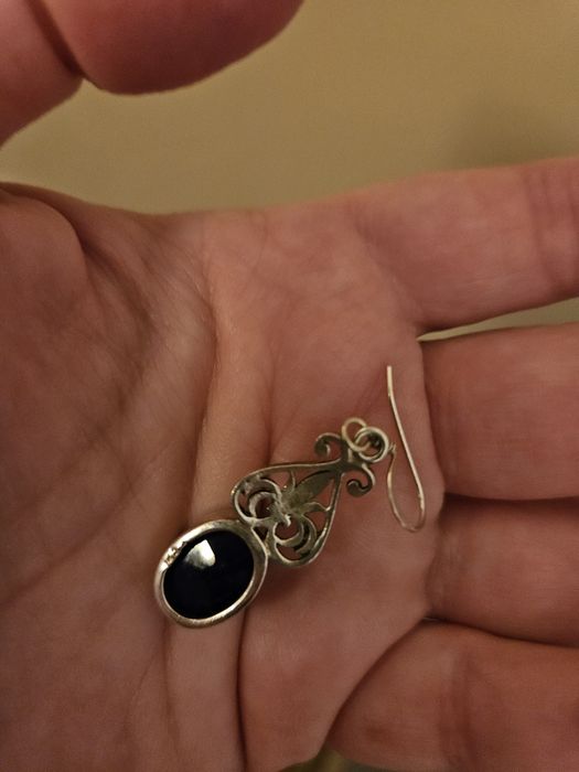 Vând cercei superbi din argint 925 si safire.
