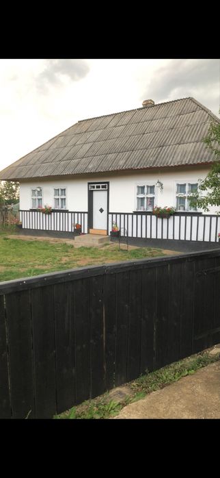 Vand casa batraneasca cu 23 ari teren in Darmanesti , Suceava