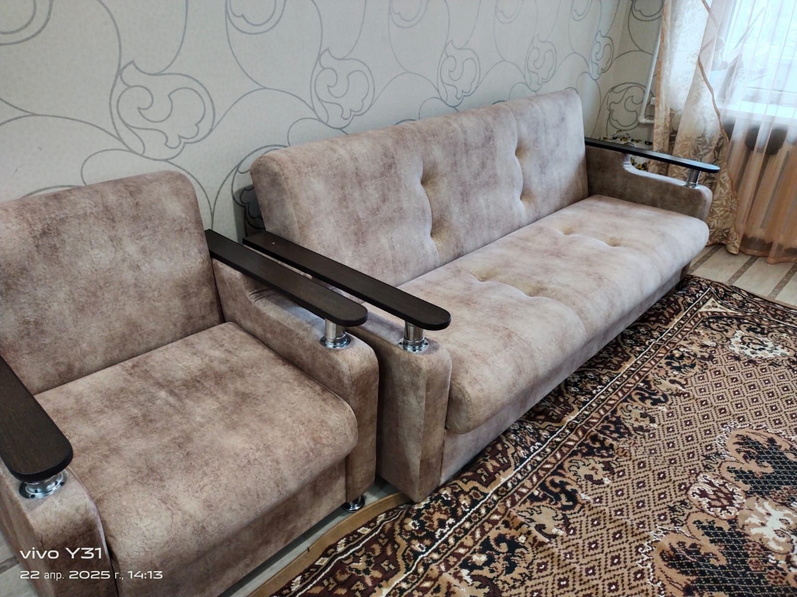 Продам диван с креслом