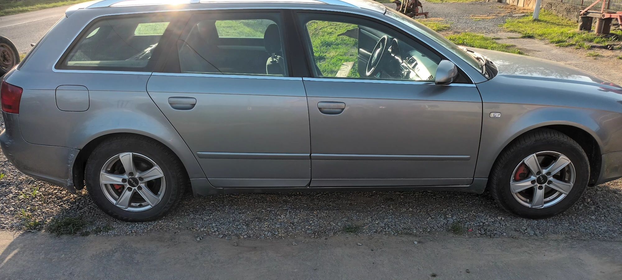 Mașina Audi a4 2005
