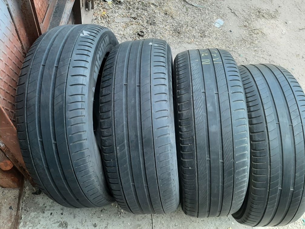 Продам шины 215/60/17 мишелин
