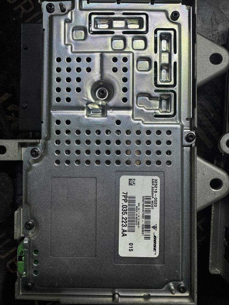 Amplificator / statie audio bose porsche cayenne