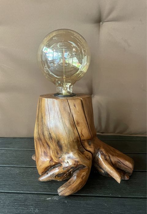 Дървени настолни лампи