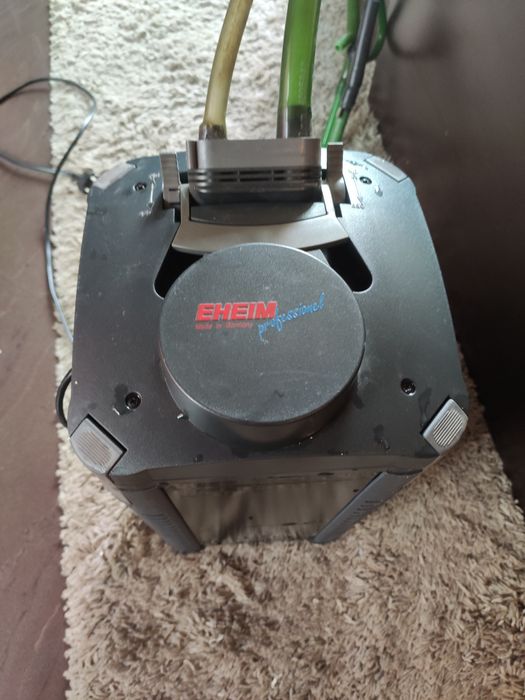 Външен филтър за аквариум.