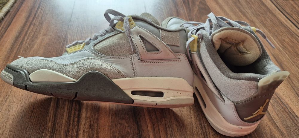 Adidași AIR JORDAN 4 Retro SE Craft Photon Dust, mas 42