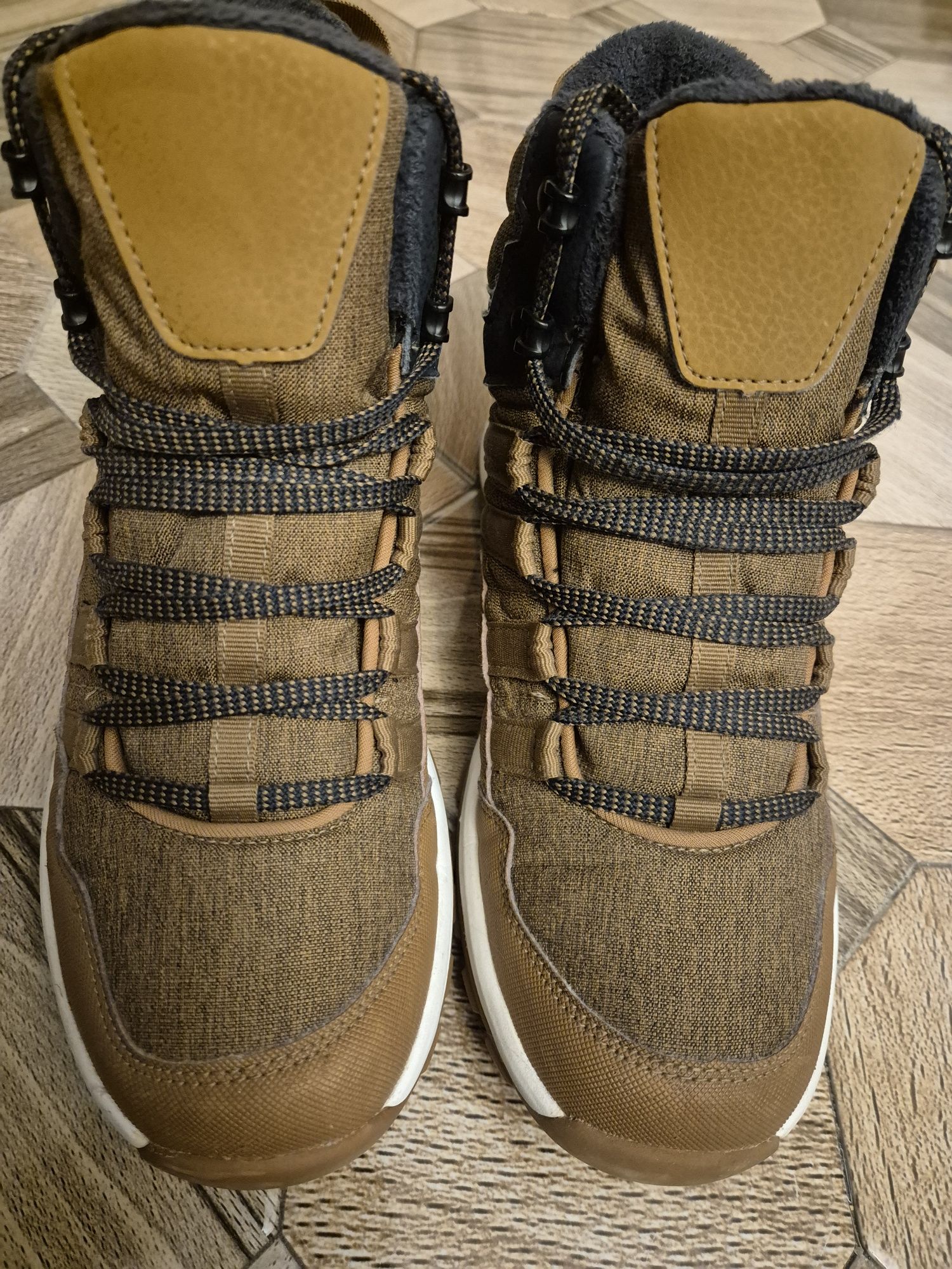 Ghete bocanci drumetie Quechua nr 39 impermeabili waterprof  noi