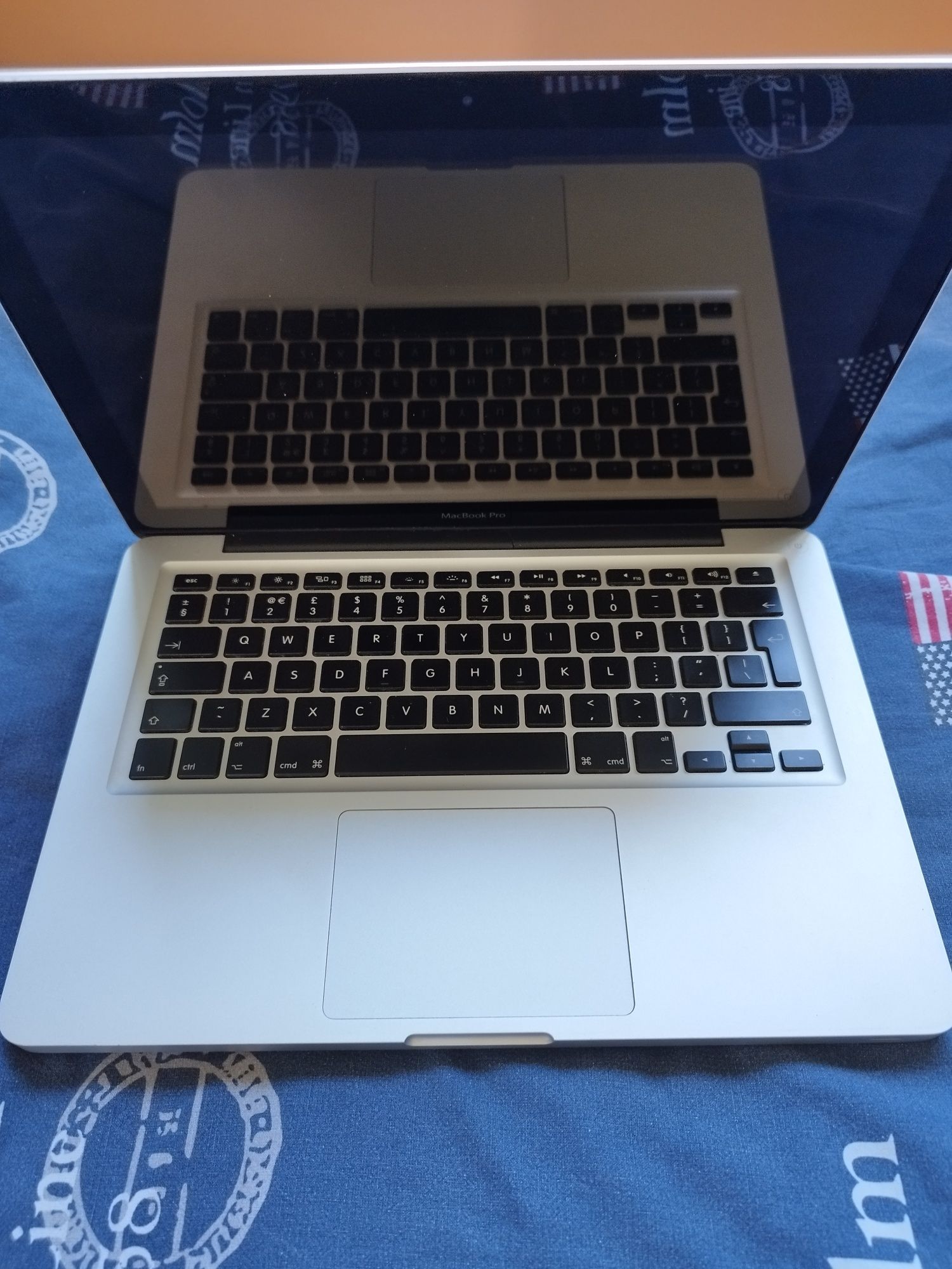MacBook Pro 2010 на части