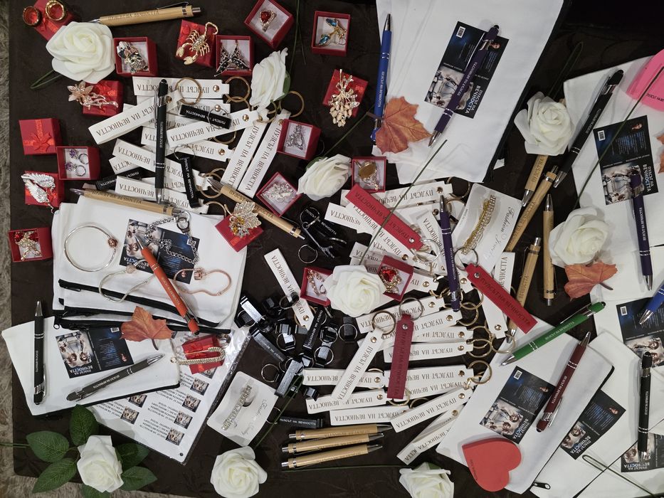 Пулсът на вечността- роман, Шепа размисъл-стихосбирка+ бокс чантичка с