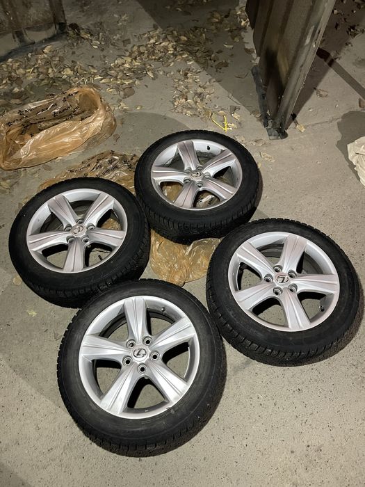 Продам диски с резиной зима 225/50/17