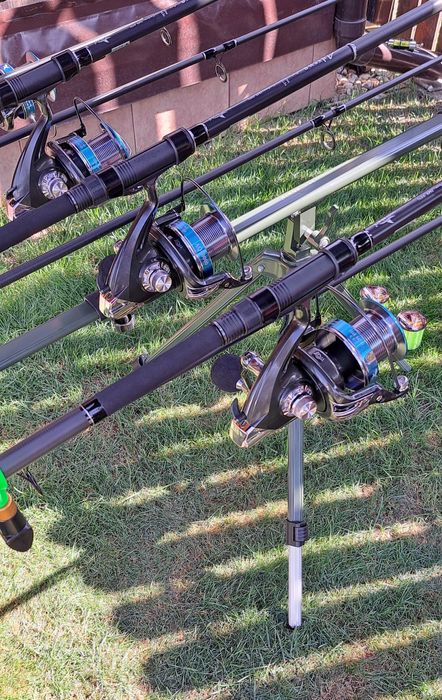 Set Pescuit,4 Lansete 3,90m,2 segm+4Mulinete Aquapro 10.000+Rod Pod