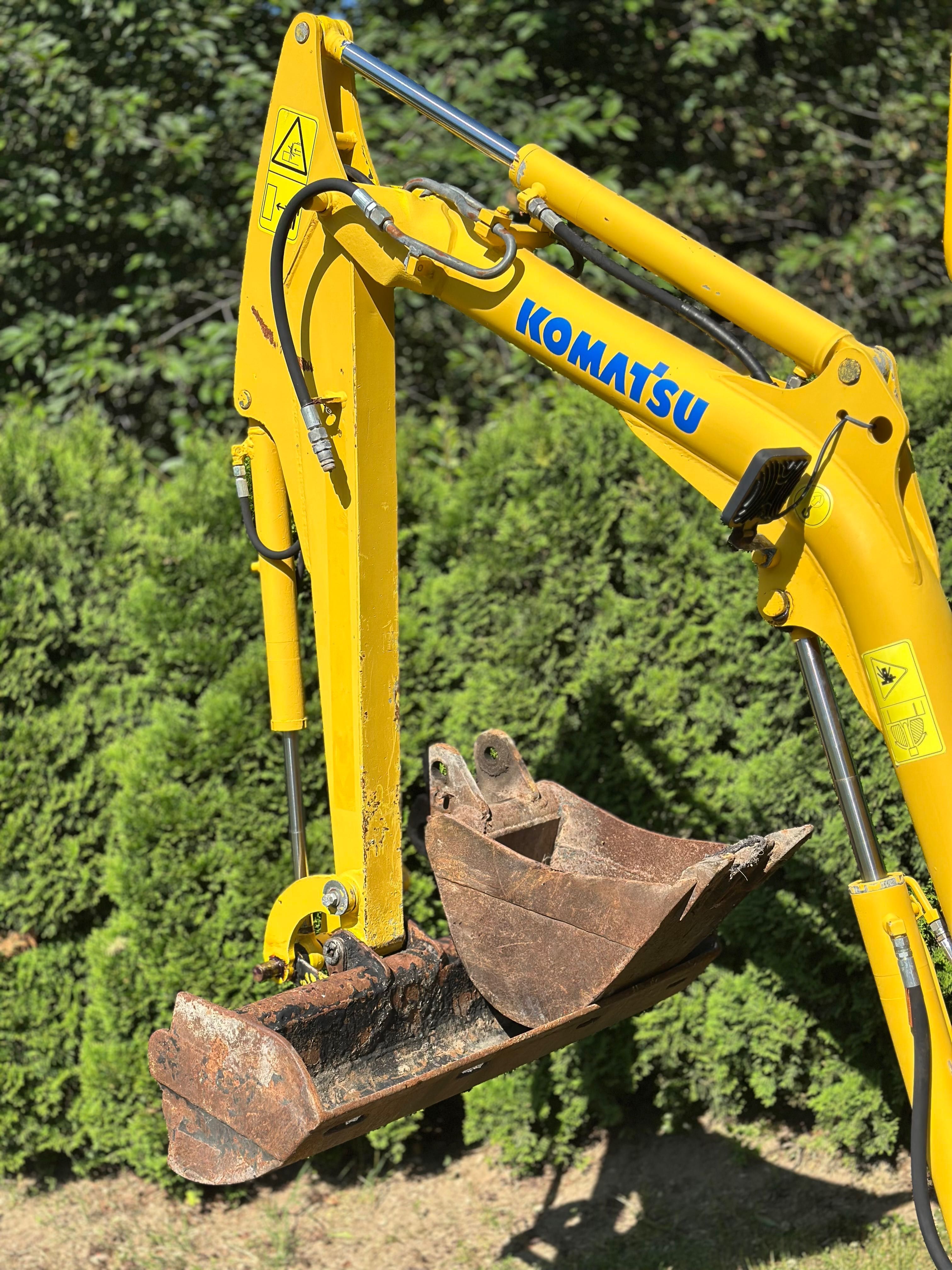 Komatsu PC18MR мини багер 2бр кофи