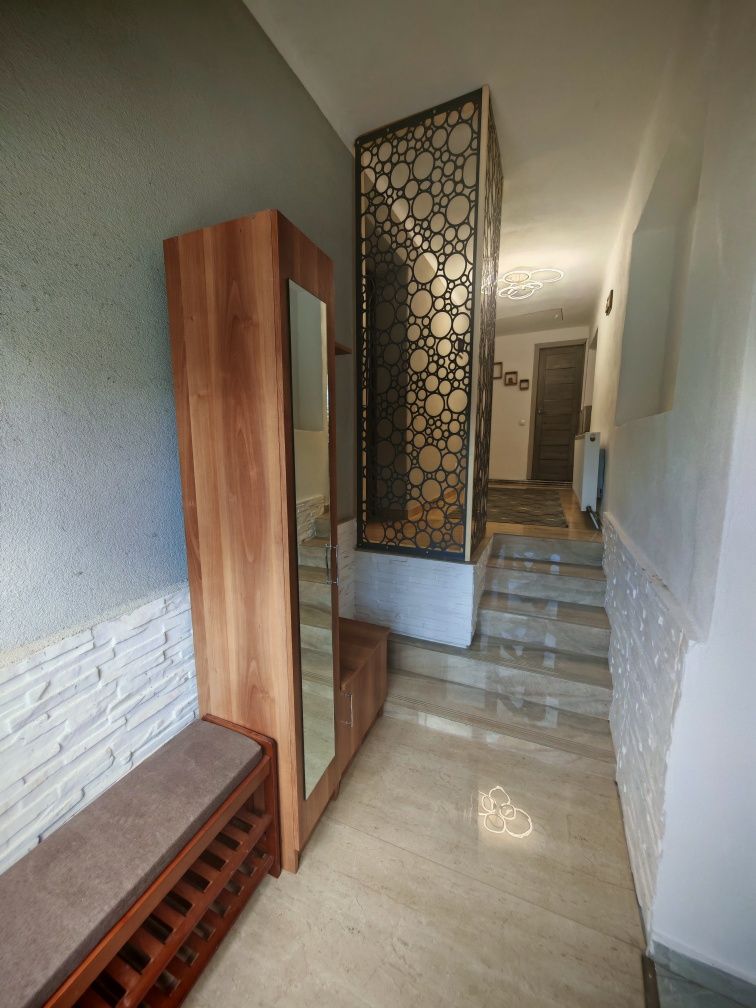 Casă modernizată complet în Hosman, la 25 km de Sibiu – 958 mp teren,