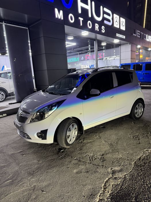 Spark sotiladi 2015 yil oq