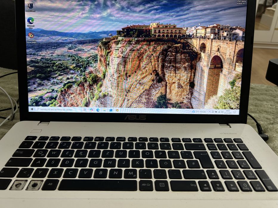 Laptop asus, 4g ram,windows 10, 466GB, intel pentium