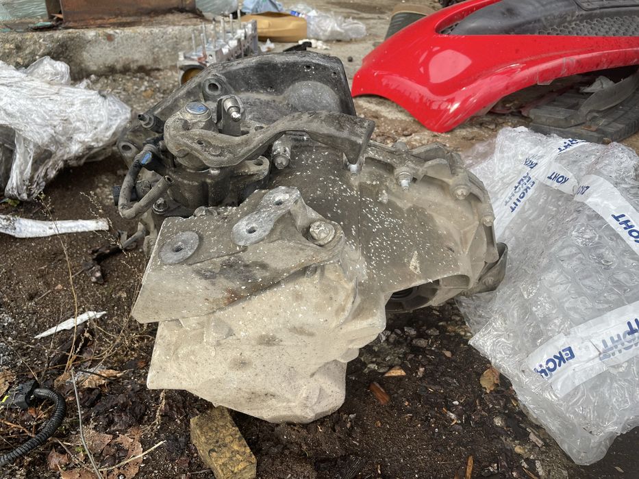 Ръчна скоростна кутия за opel vektra c 1.9 cdti 150 к с вектра ц