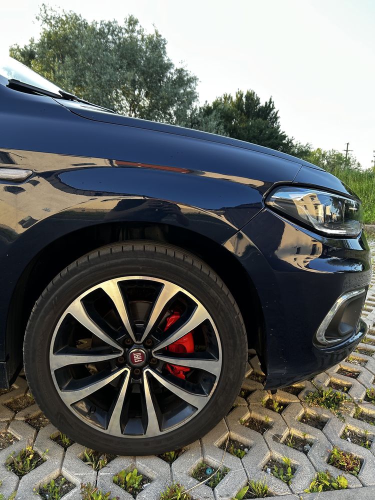 Fiat Tipo.                 .