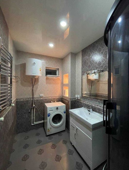 Центр 3 комнатная 3 этаж 77 серия Ойбек Метро рядом