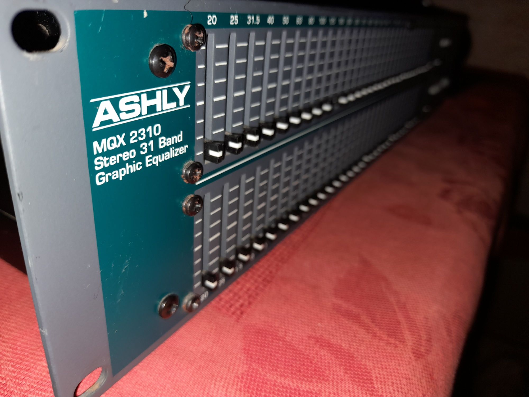 Графический эквалайзер Ashly MQX 2310