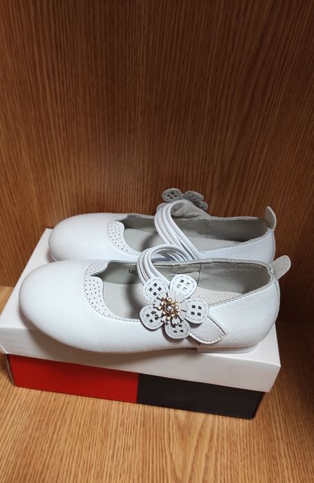 Vând pantofiori purtați o singură dată Nr 27