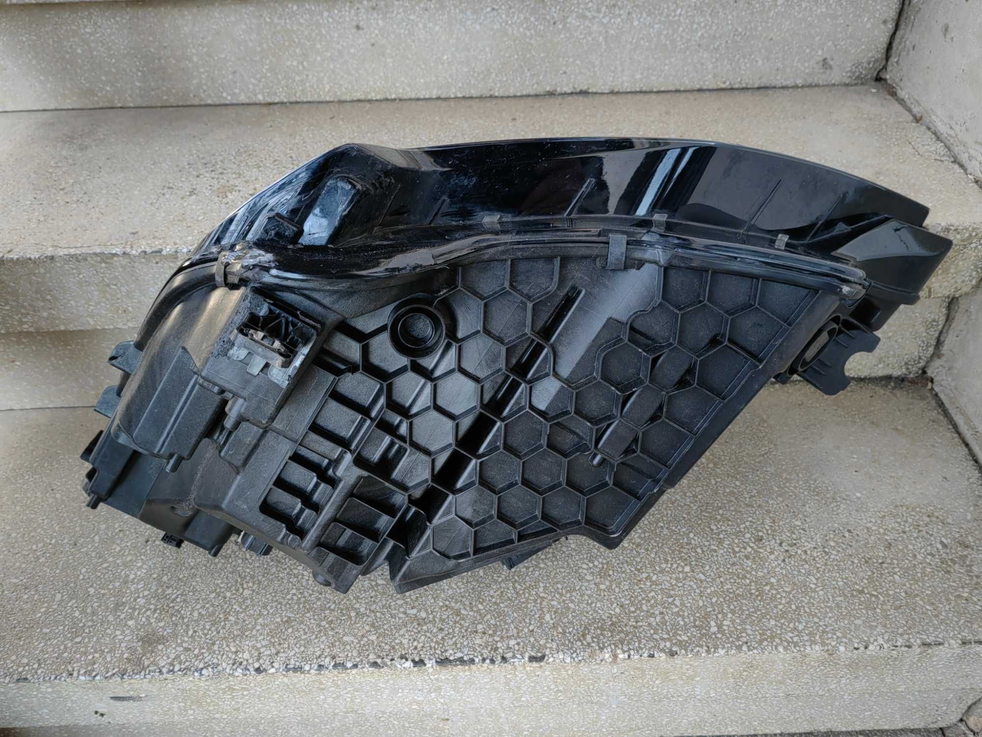 Фар Audi E-Tron LED Десен/Фар Ауди Е-Трон Оригинален