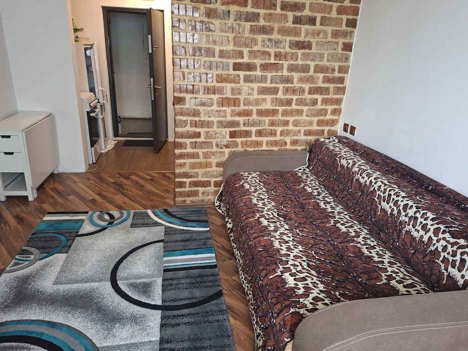 Închiriez camera de 24 mp transformată în garsoniera in Risnov